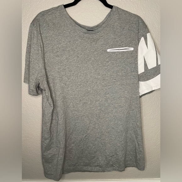 Nike Athletic Fit Pocket Tee - Picture 1 of 3